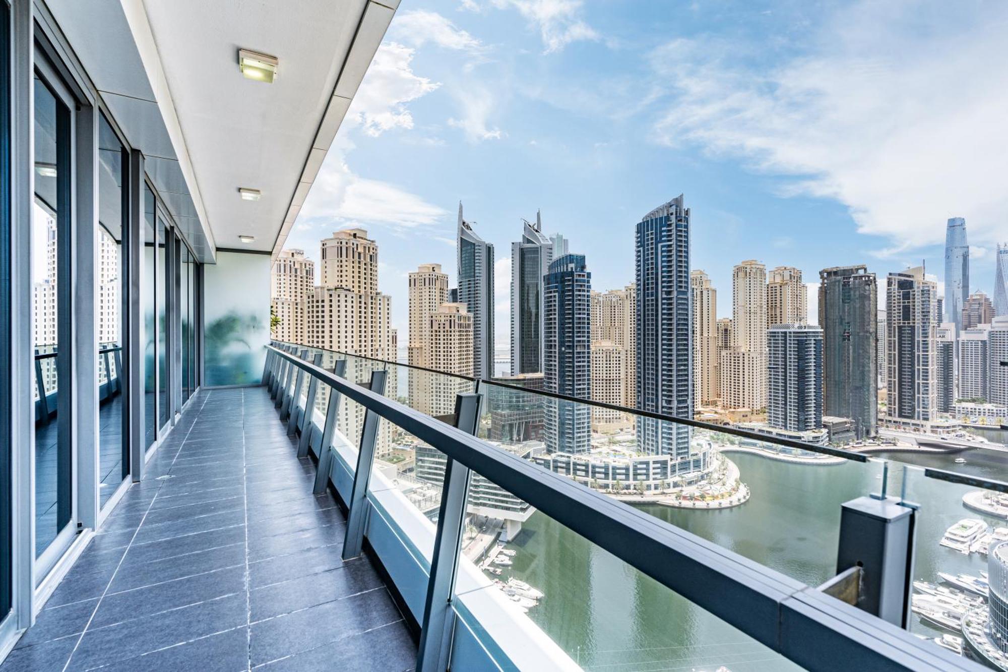 Gorgeous With Full Marina & Skyline View Appartement